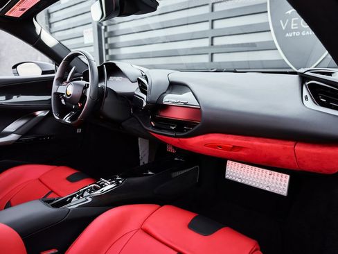 Used 2024 Ferrari SF90 Spider image 46