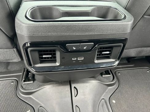 Used 2025 GMC Sierra 1500 AT4 w/ AT4 Premium Package AWD/4WD image 50