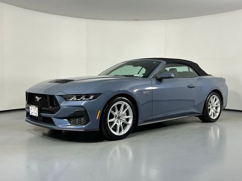 Used 2025 Ford Mustang GT Premium image 9