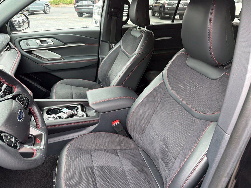 Used 2025 Ford Explorer ST AWD/4WD image 11