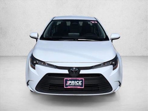 Used 2023 Toyota Corolla LE image 2