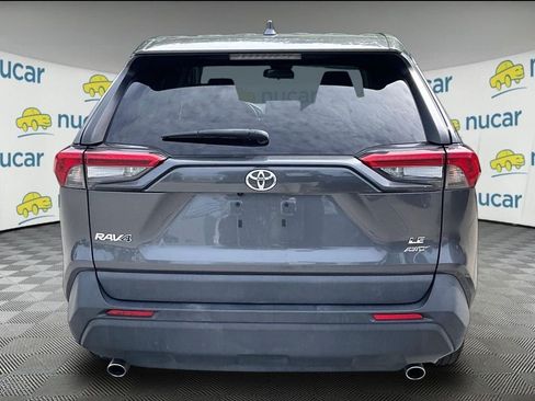 Used 2022 Toyota RAV4 LE AWD/4WD image 3