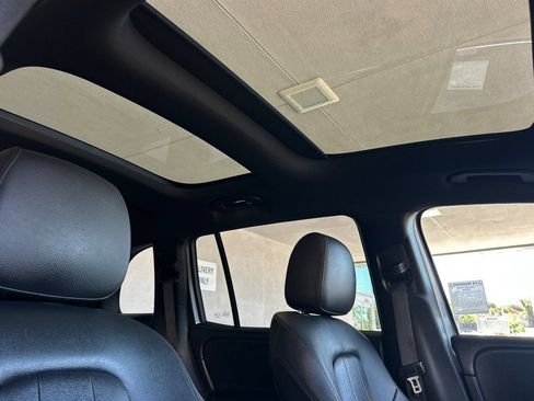 Used 2022 Mercedes-Benz GLB 250 4MATIC image 16