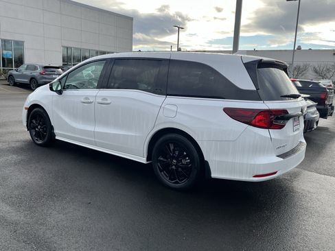Certified 2023 Honda Odyssey Sport image 6