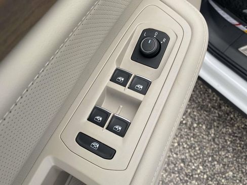 New 2026 Volkswagen Atlas SE FWD image 18