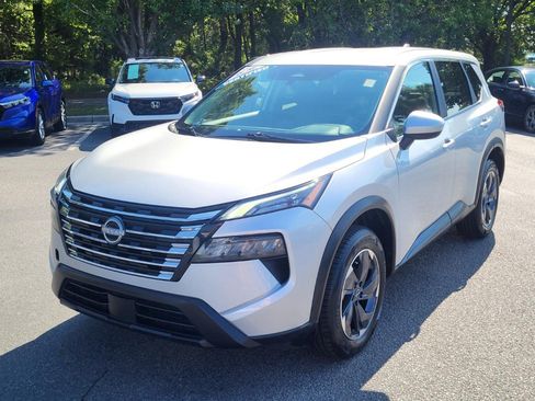 Used 2025 Nissan Rogue SV FWD image 7