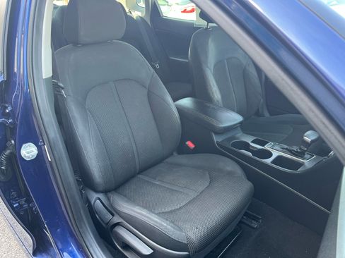 Used 2020 Kia Optima LX image 16