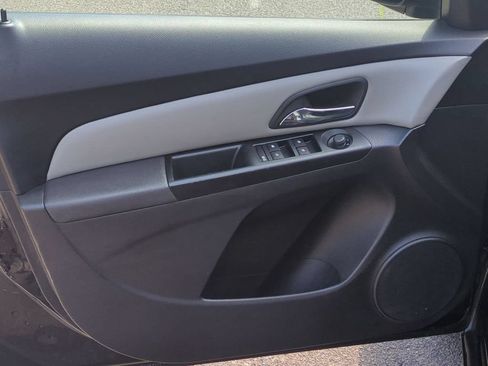 Used 2013 Chevrolet Cruze LS FWD image 11
