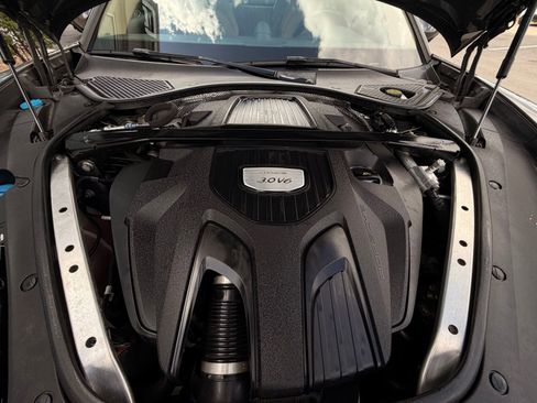 Used 2018 Porsche Panamera image 56