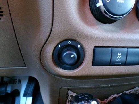 Used 2013 Jeep Wrangler Unlimited Sahara w/ Dual Top Group image 30