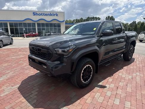 Used 2024 Toyota Tacoma TRD Off-Road AWD/4WD image 32