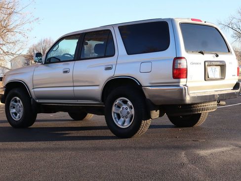Used 2000 Toyota 4Runner SR5 image 7