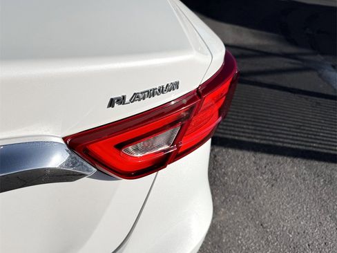 Used 2016 Nissan Maxima Platinum w/ Interior Lighting Package image 8