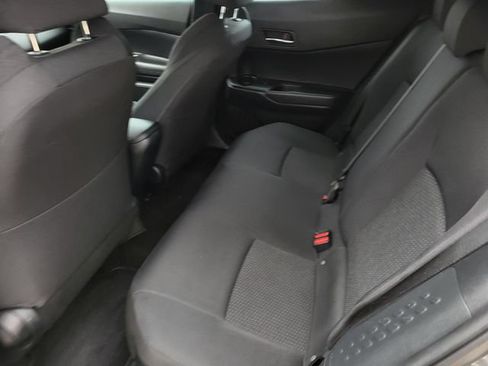 Used 2018 Toyota C-HR XLE FWD image 11