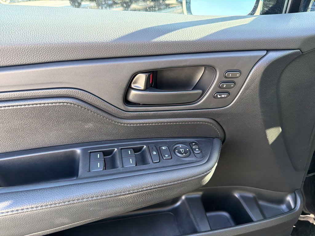 Certified 2025 Honda Odyssey Sport-L image 28