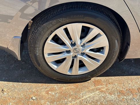 Used 2025 Nissan Sentra S FWD image 17