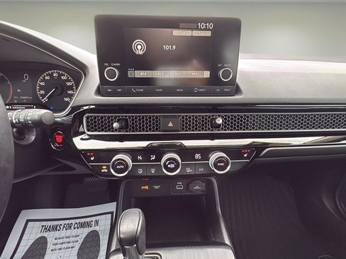 Used 2024 Honda Civic EX-L image 10