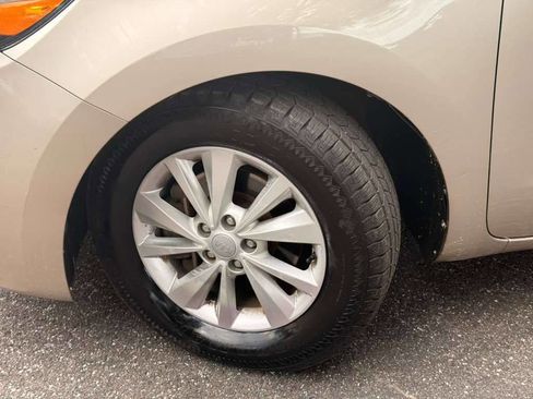 Used 2017 Kia Sedona LX FWD image 20