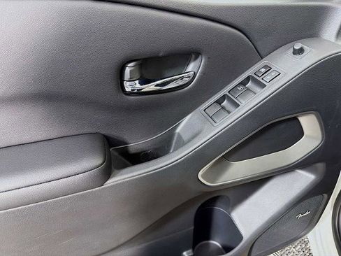 Certified 2025 Nissan Frontier SV w/ SV Convenience Package image 15