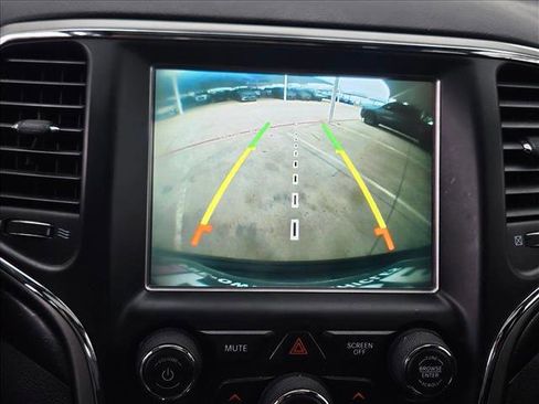 Used 2018 Jeep Grand Cherokee Altitude image 12