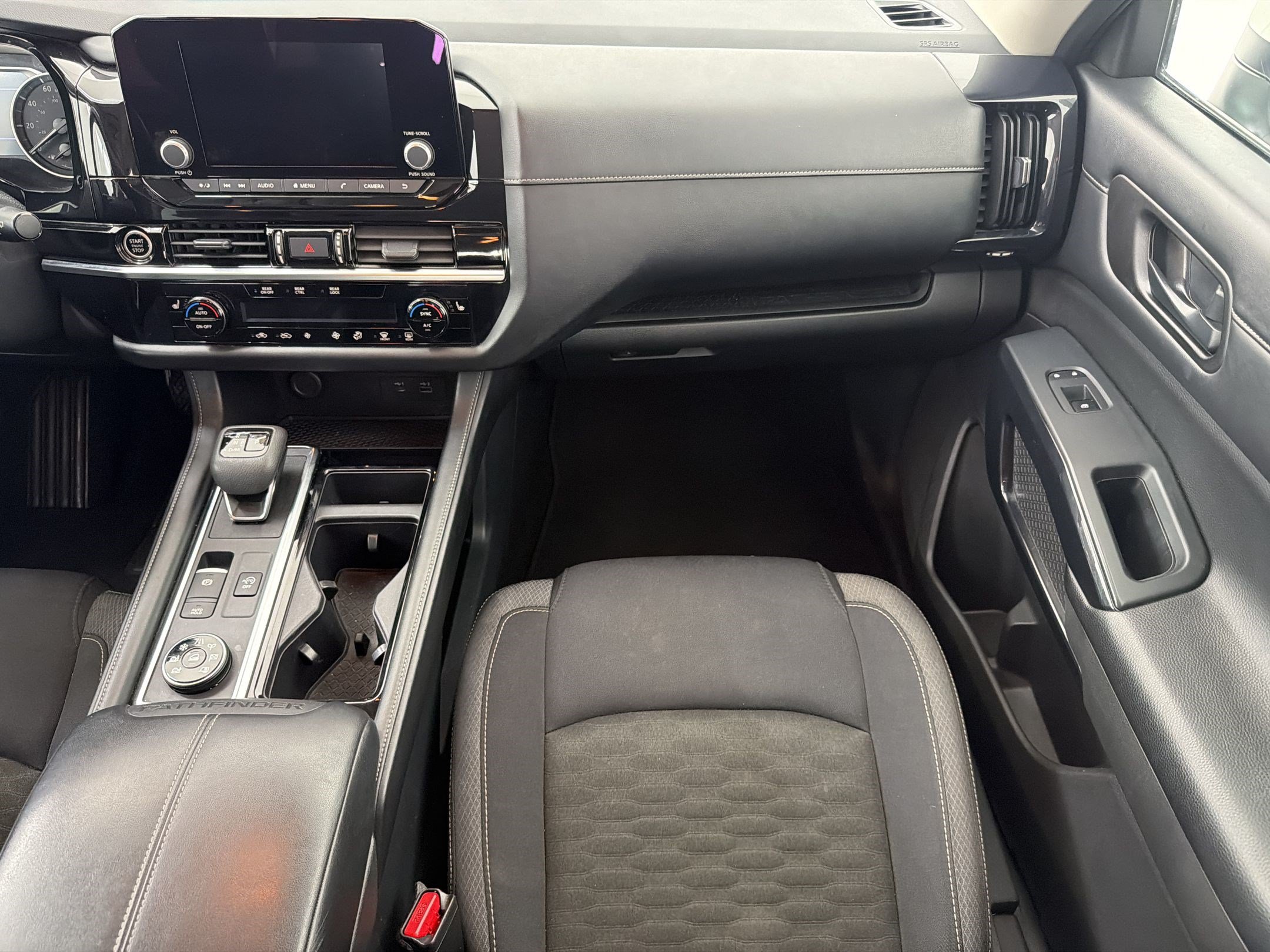 Used 2023 Nissan Pathfinder SV AWD/4WD image 28