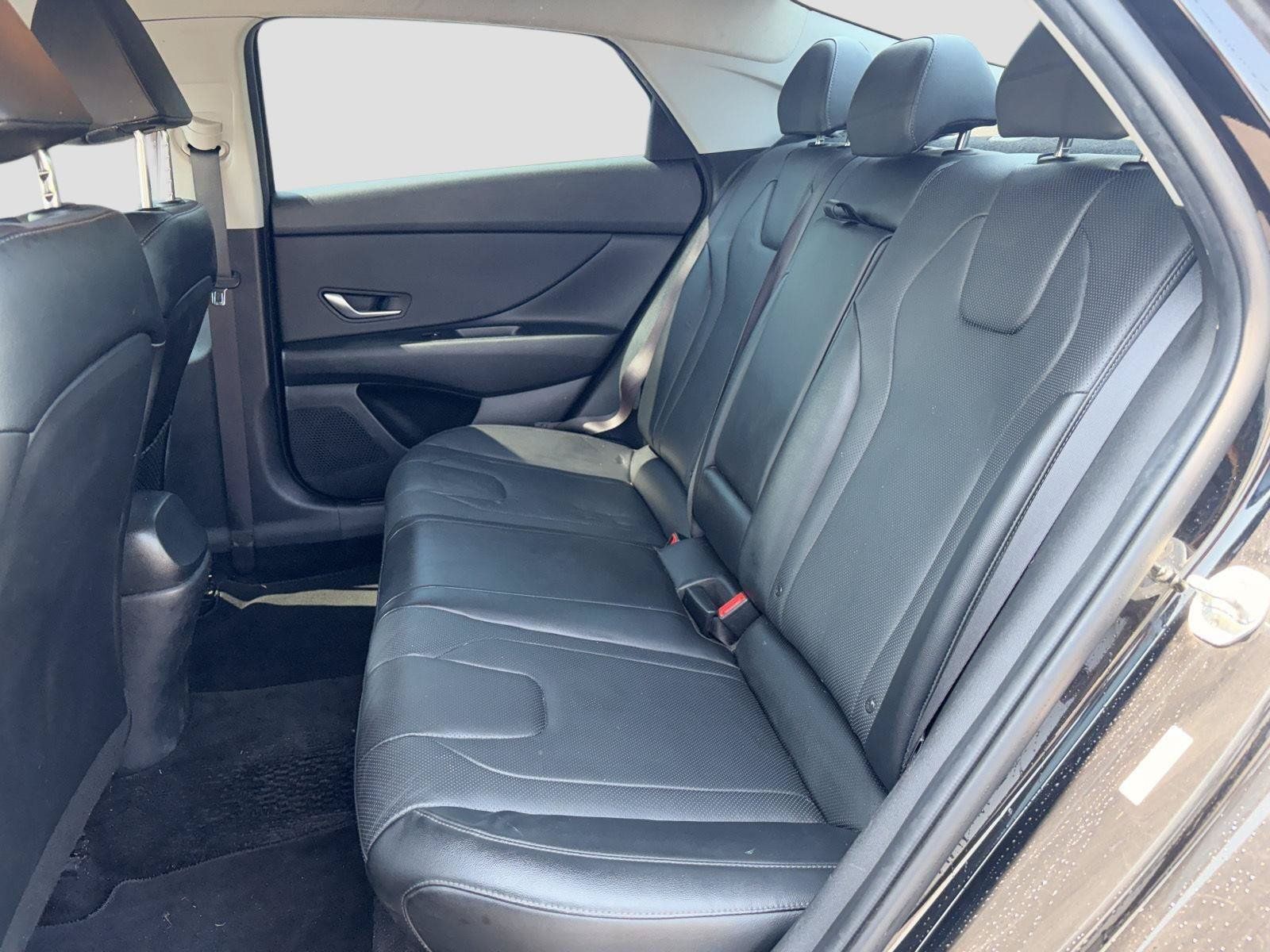 Used 2022 Hyundai Elantra Limited w/ Cargo Package FWD image 11
