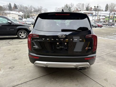 Used 2020 Kia Telluride S w/ S 8 Passenger Seating Package image 4