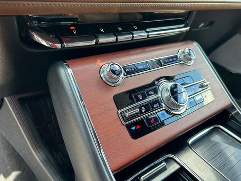 Used 2021 Lincoln Aviator Reserve w/ Equipment Group 202A AWD/4WD image 31