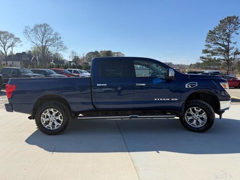 Used 2016 Nissan Titan SL image 7