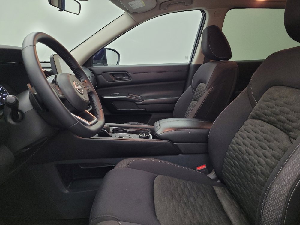 Used 2023 Nissan Pathfinder SV AWD/4WD image 17