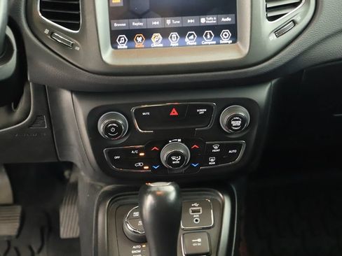 Used 2018 Jeep Compass Trailhawk AWD/4WD image 20