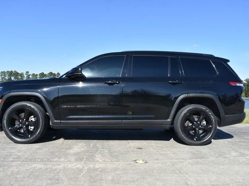Used 2023 Jeep Grand Cherokee L Limited w/ Black Appearance Package image 3