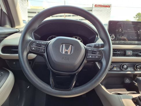 Certified 2025 Honda HR-V LX image 13