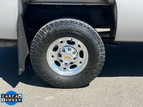 Used 2009 Chevrolet Silverado 2500 LT w/ Exterior Plus Package AWD/4WD image 9