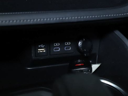 Used 2023 Toyota Highlander L FWD image 26