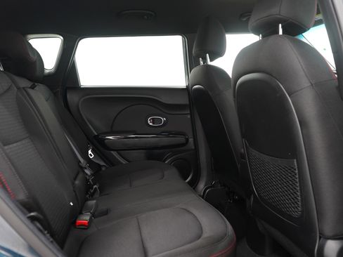 Used 2018 Kia Soul + FWD image 12