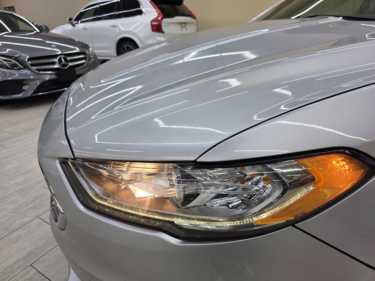 Used 2018 Ford Fusion SE FWD image 10