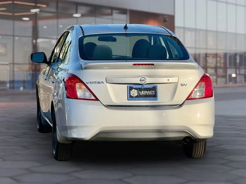 Used 2017 Nissan Versa SV image 4