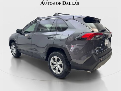 Used 2021 Toyota RAV4 LE FWD image 9
