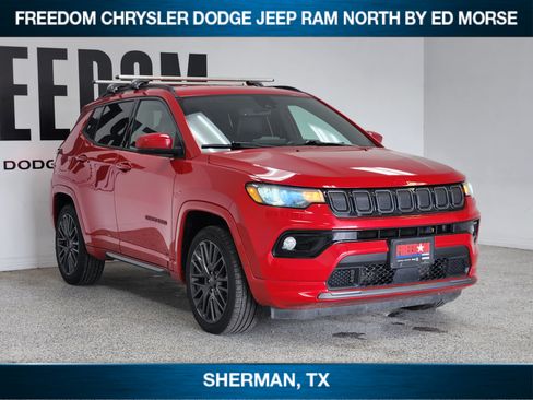 Used 2022 Jeep Compass Limited AWD/4WD image 2