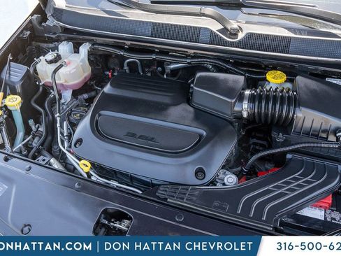 Used 2024 Chrysler Pacifica Touring-L FWD image 41