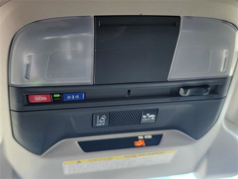 Used 2023 Subaru Crosstrek 2.0i Premium w/ Special Edition image 30