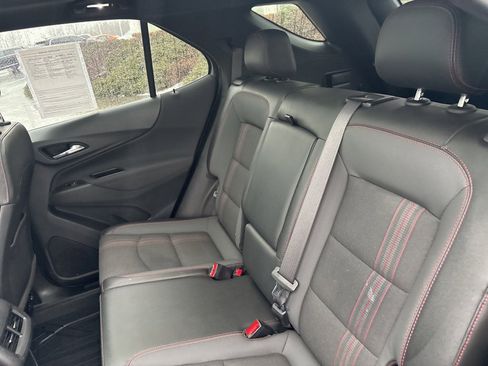 Used 2022 Chevrolet Equinox RS w/ Infotainment Package image 38