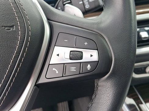 Used 2025 BMW X5 xDrive50e AWD/4WD image 23