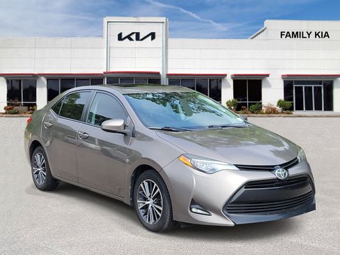 Used 2017 Toyota Corolla LE w/ LE Premium Package w/Moonroof FWD image 1