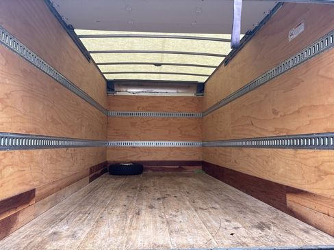 Used 2021 Freightliner Sprinter 3500 image 15