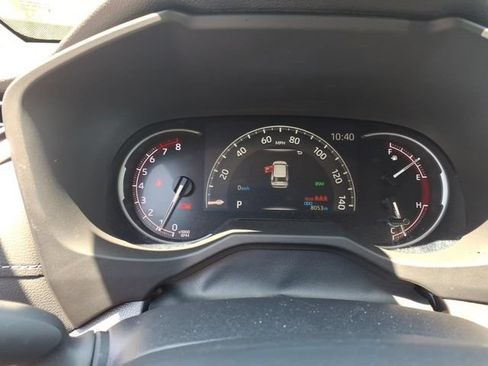 Used 2024 Toyota RAV4 XLE w/ Convenience Package FWD image 21