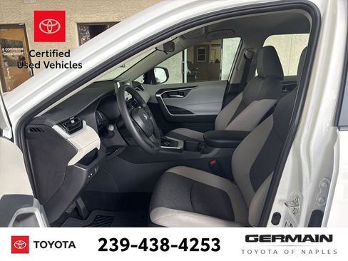 Used 2025 Toyota RAV4 XLE image 14