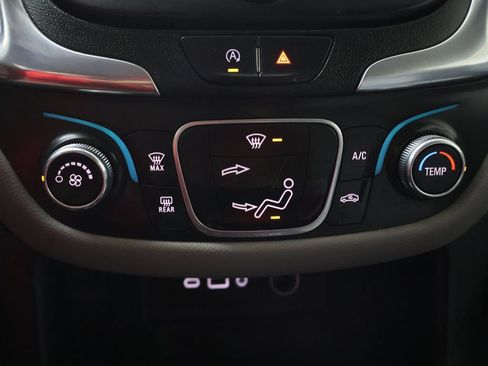 Used 2022 Chevrolet Equinox LT AWD/4WD image 25