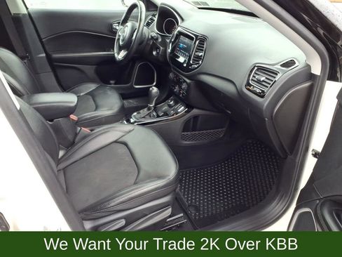 Used 2020 Jeep Compass Latitude image 27